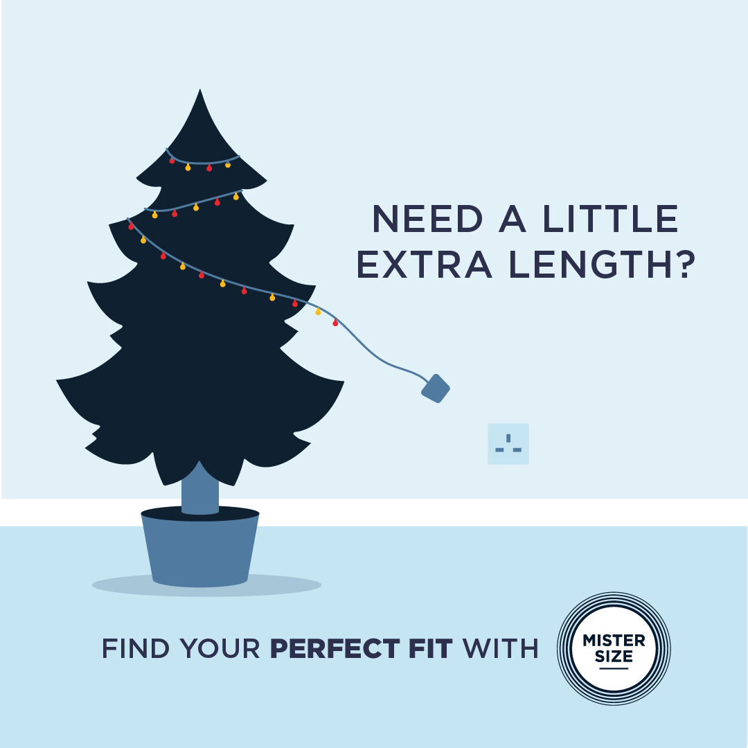 Kablonun çok kısa olduğu peri ışıklı Noel ağacı